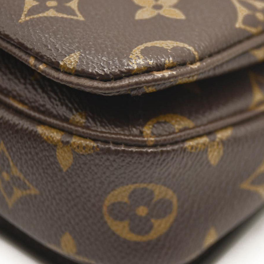 LOUIS VUITTON Monogram Pochette Metis