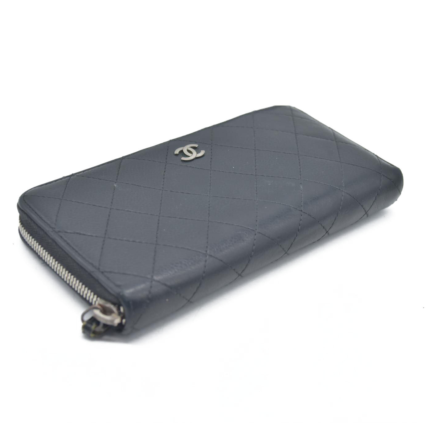$1200 Chanel 2011 Caviar Leather Zip Around Long Wallet