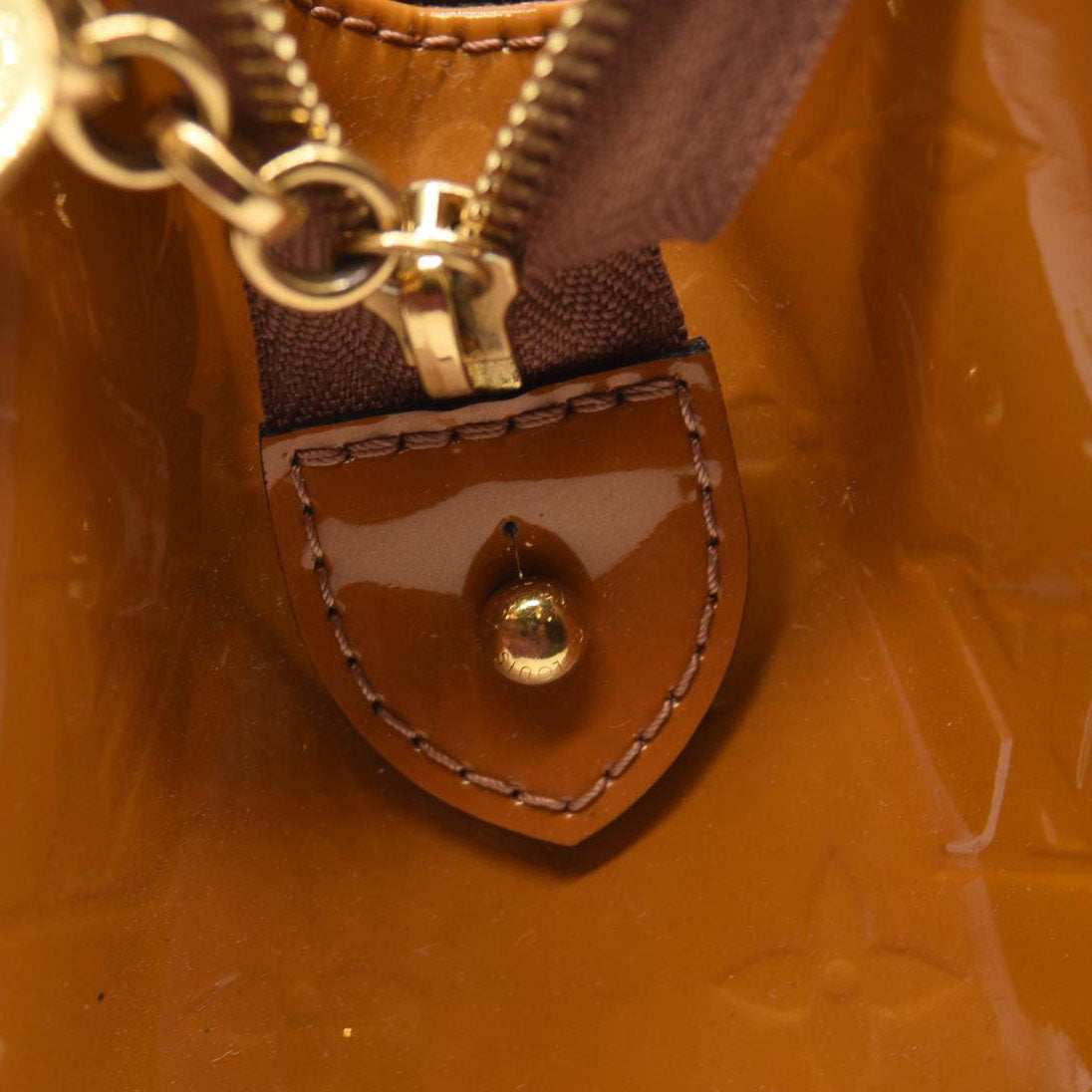 LOUIS VUITTON Vernis Brea MM Bronze