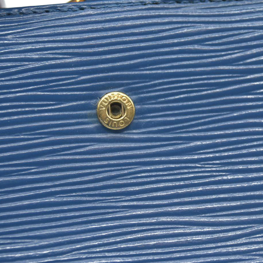 $765 Louis Vuitton Vintage 1997 French Purse