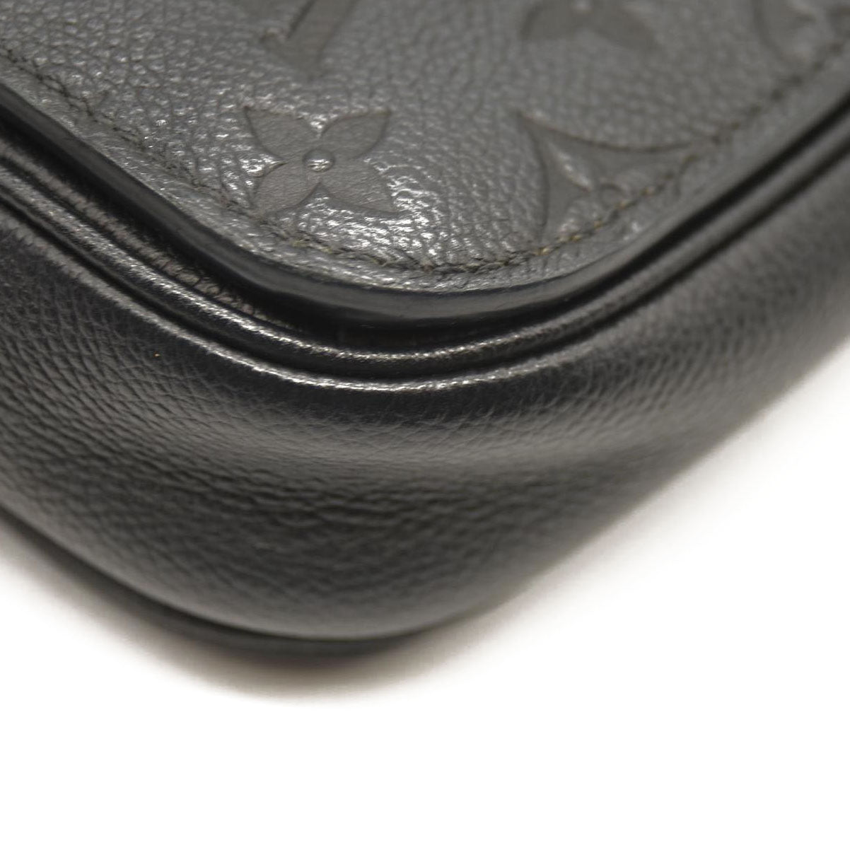 LOUIS VUITTON  Empreinte Pochette Metis Black DU4177