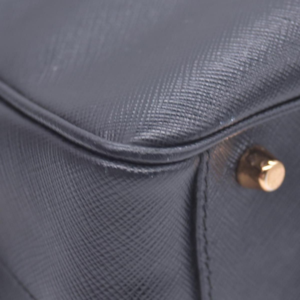 $1195 Prada Bauletto Handbag Saffiano Leather Medium CONSIGNMENT