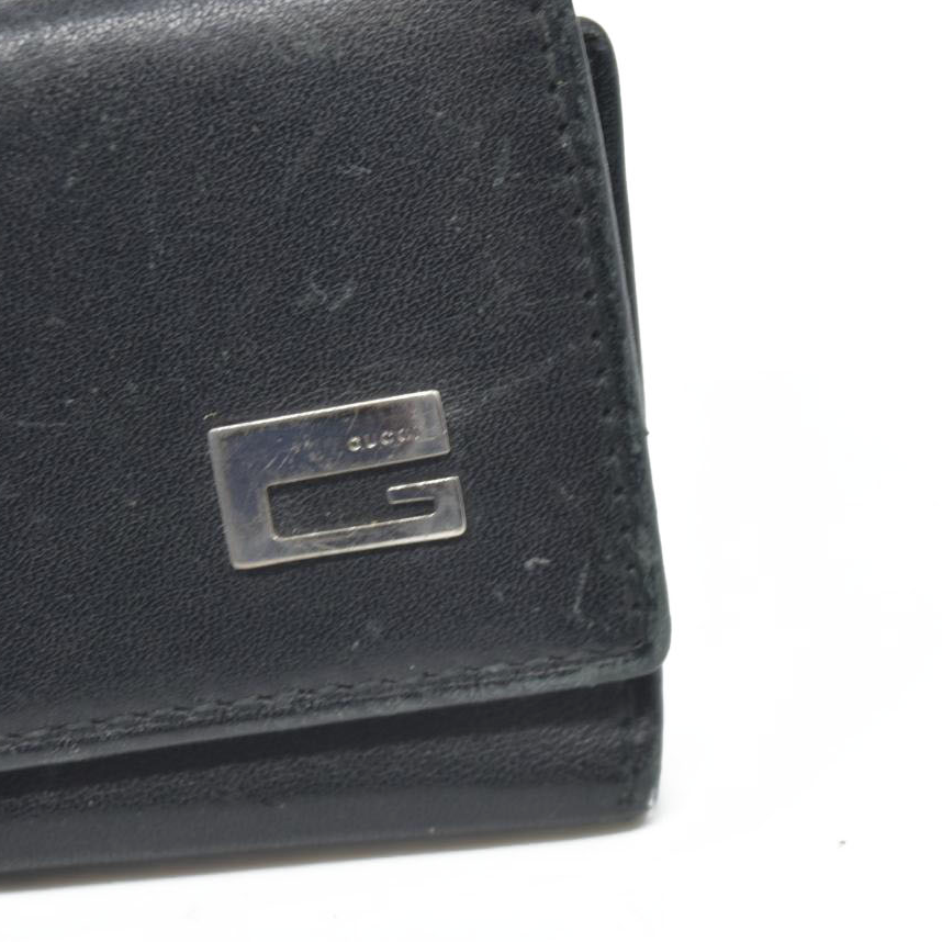 $350 GUCCI G Logo Leather 6 Ring Key Case Black