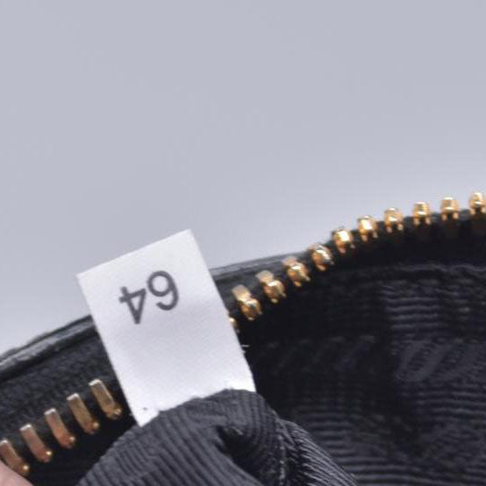$1195 Prada Bauletto Handbag Saffiano Leather Medium CONSIGNMENT