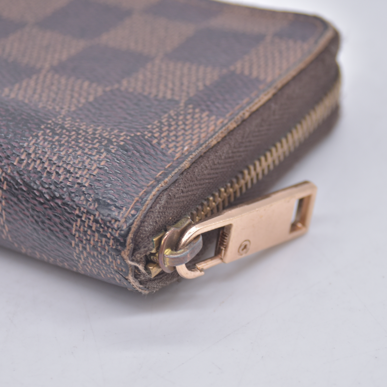 $560 2009 Louis Vuitton Damier Ebene Zippy Coin Purse CT0069