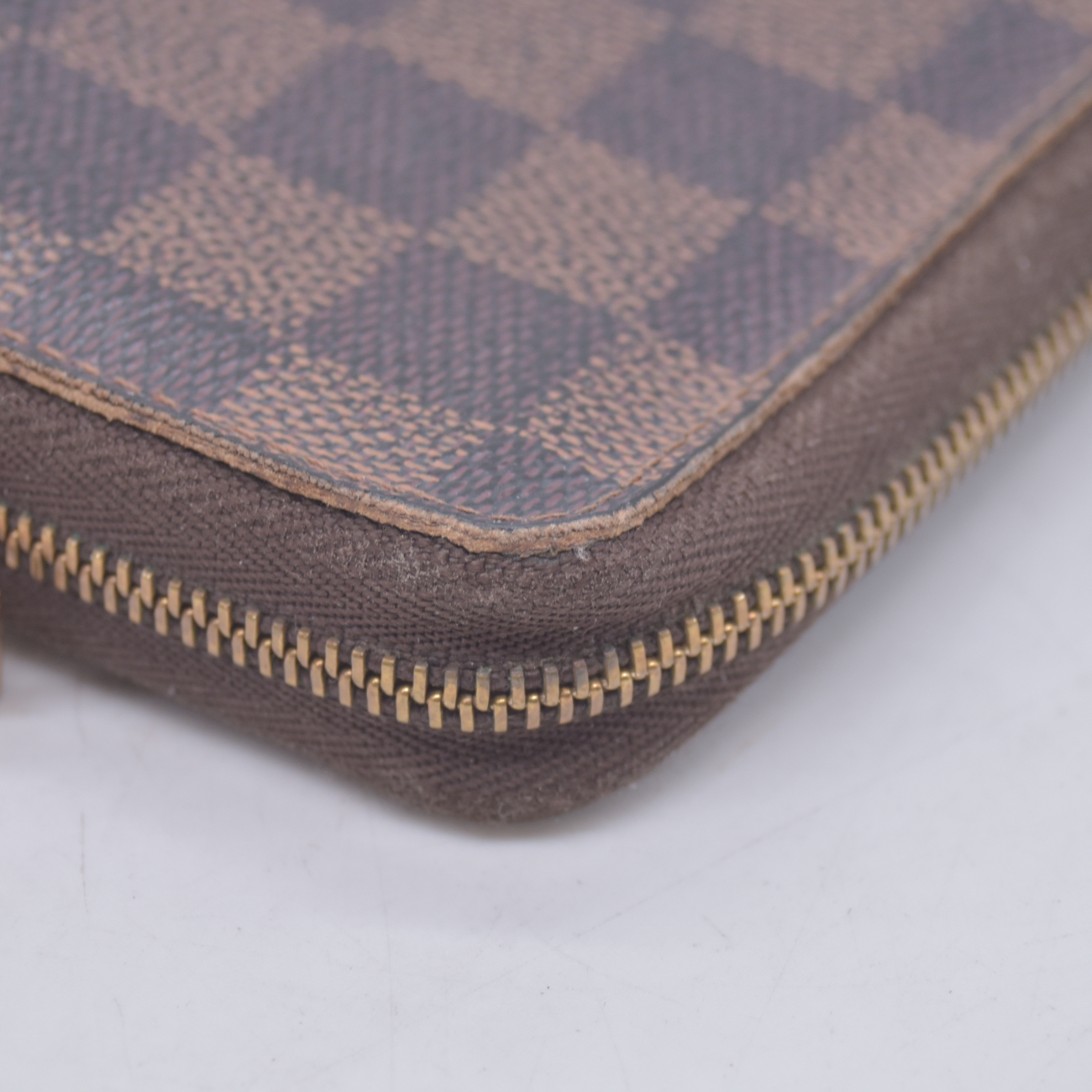 $560 2009 Louis Vuitton Damier Ebene Zippy Coin Purse CT0069
