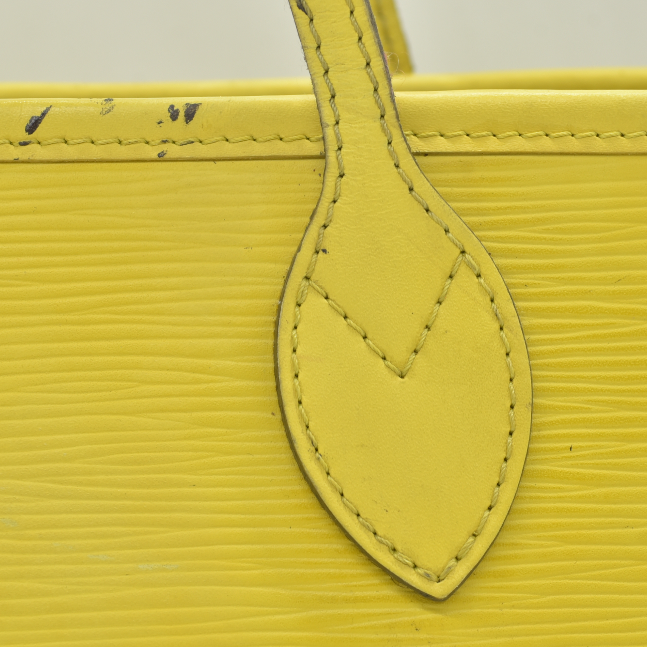 $2640 2014 Louis Vuitton Pistache Epi Leather Neverfull MM Bag CA2194 CONSIGNMENT