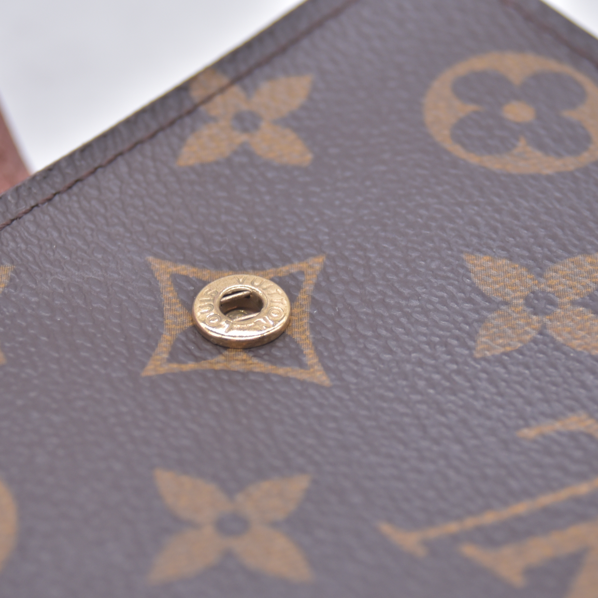$590 1999 Louis Vuitton Monogram Compact Zippe Zipped Wallet MI0969