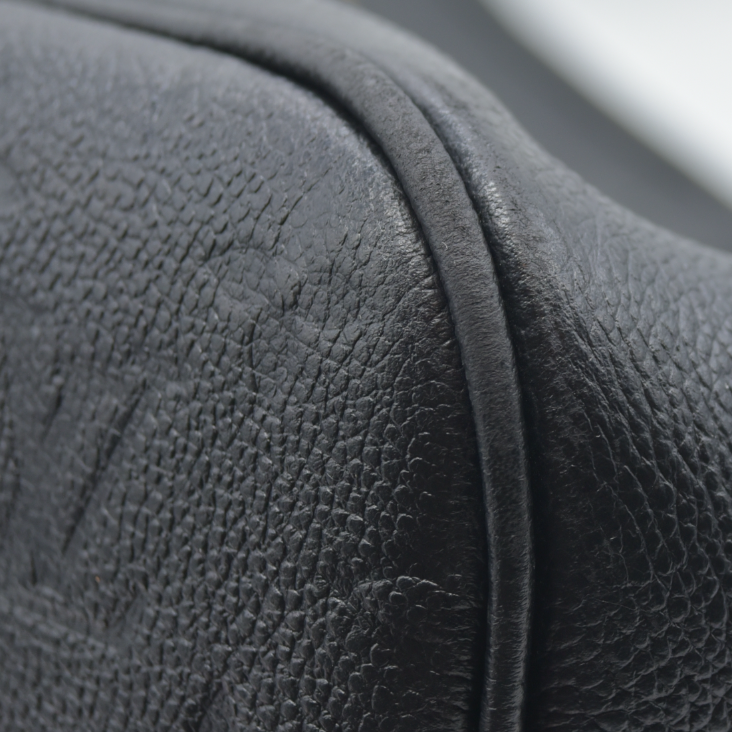 AUCTION $2800 Louis Vuitton  Empreinte Monogram Giant Neverfull MM Black RFID Tote