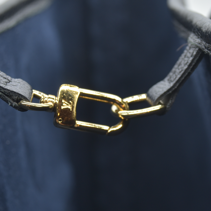 AUCTION $2800 Louis Vuitton  Empreinte Monogram Giant Neverfull MM Black RFID Tote