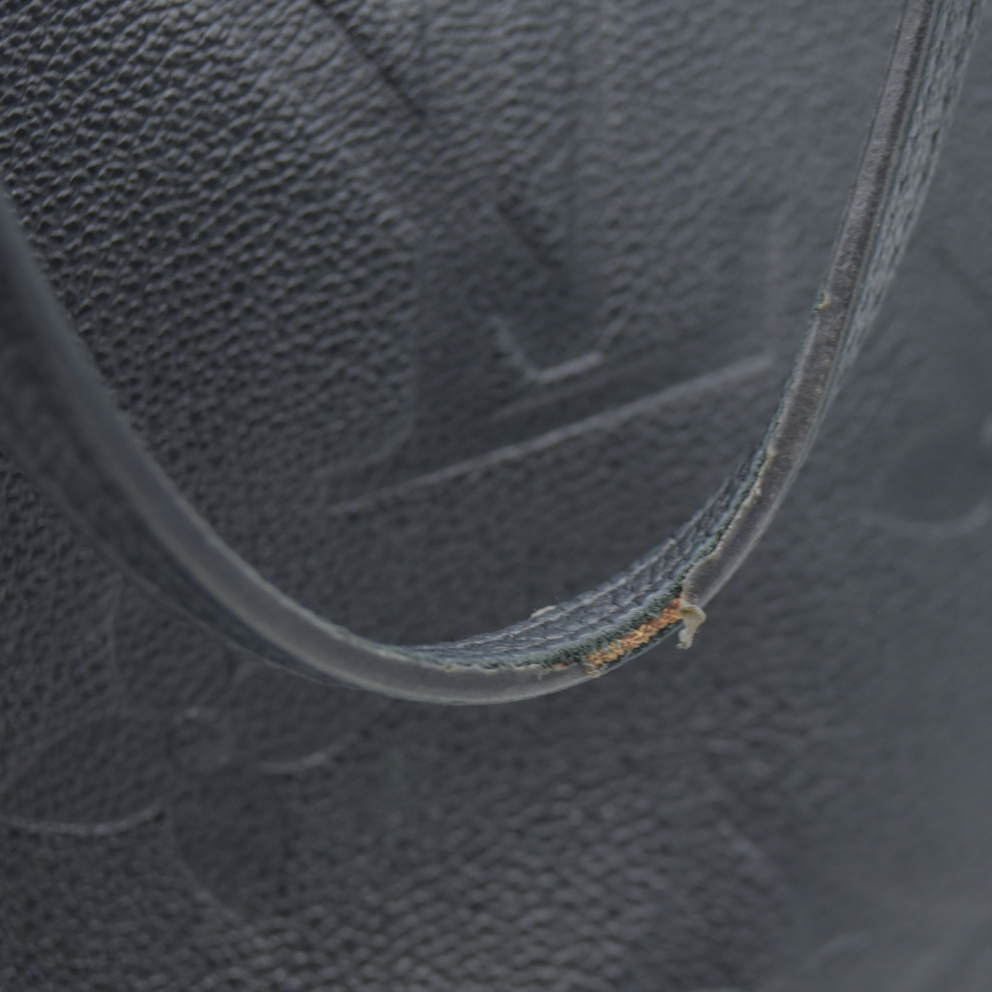 AUCTION $2800 Louis Vuitton  Empreinte Monogram Giant Neverfull MM Black RFID Tote