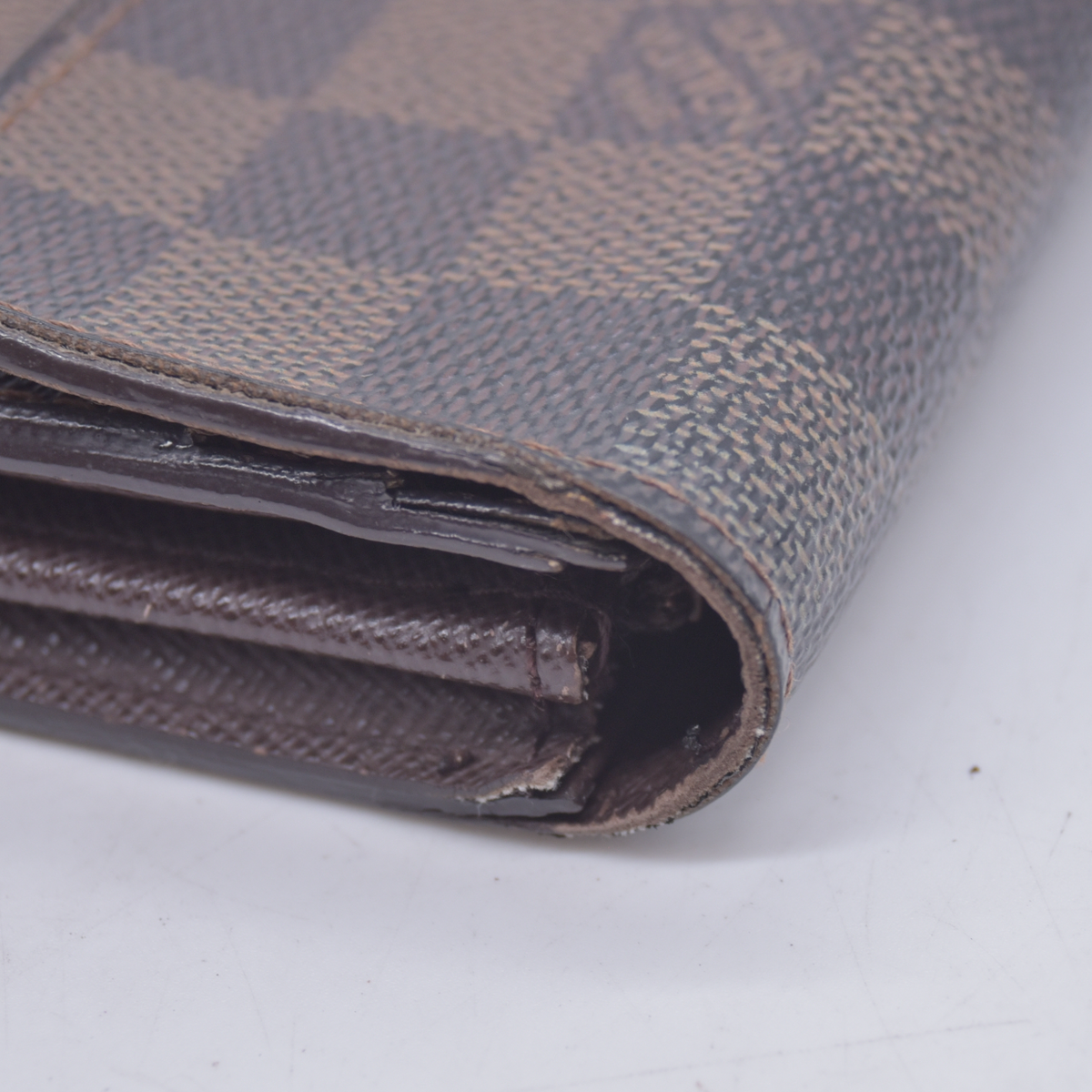 $800 2006 Louis Vuitton Damier Ebene Sarah Long Bifold Wallet Brown CA1026