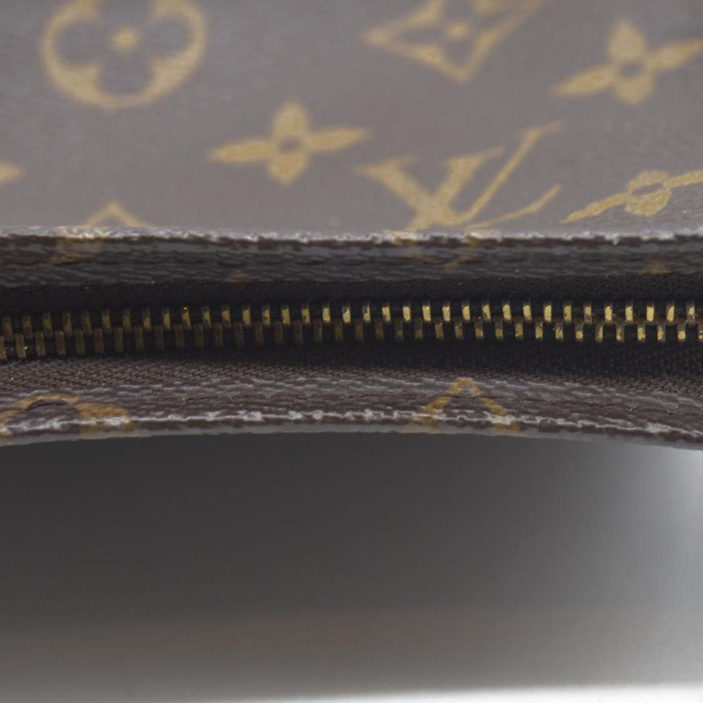 AUCTION $1620 Louis Vuitton Monogram Toiletry Pouch 15 MB0929