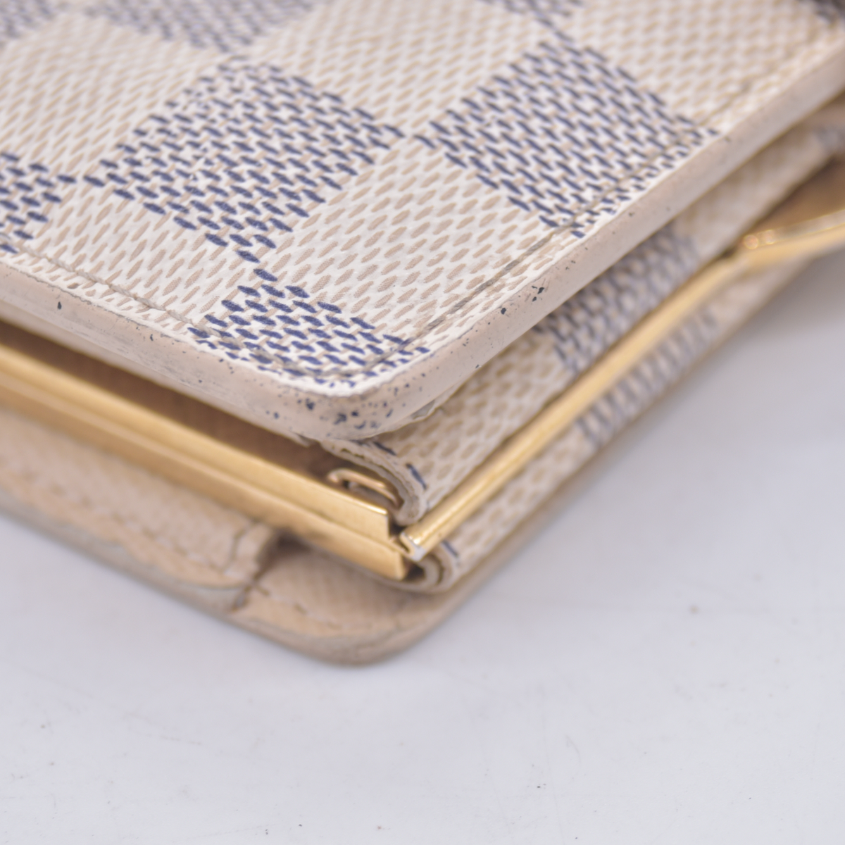 $735 2007 Louis Vuitton Damier Azur French Kisslock Wallet MI4027