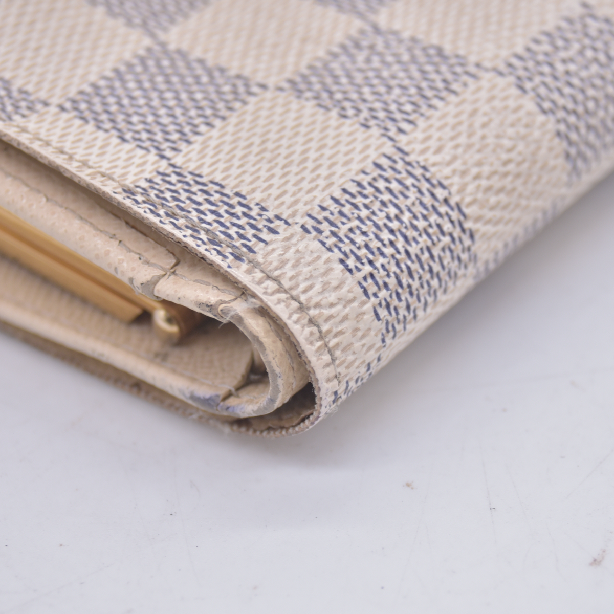 $735 2007 Louis Vuitton Damier Azur French Kisslock Wallet MI4027