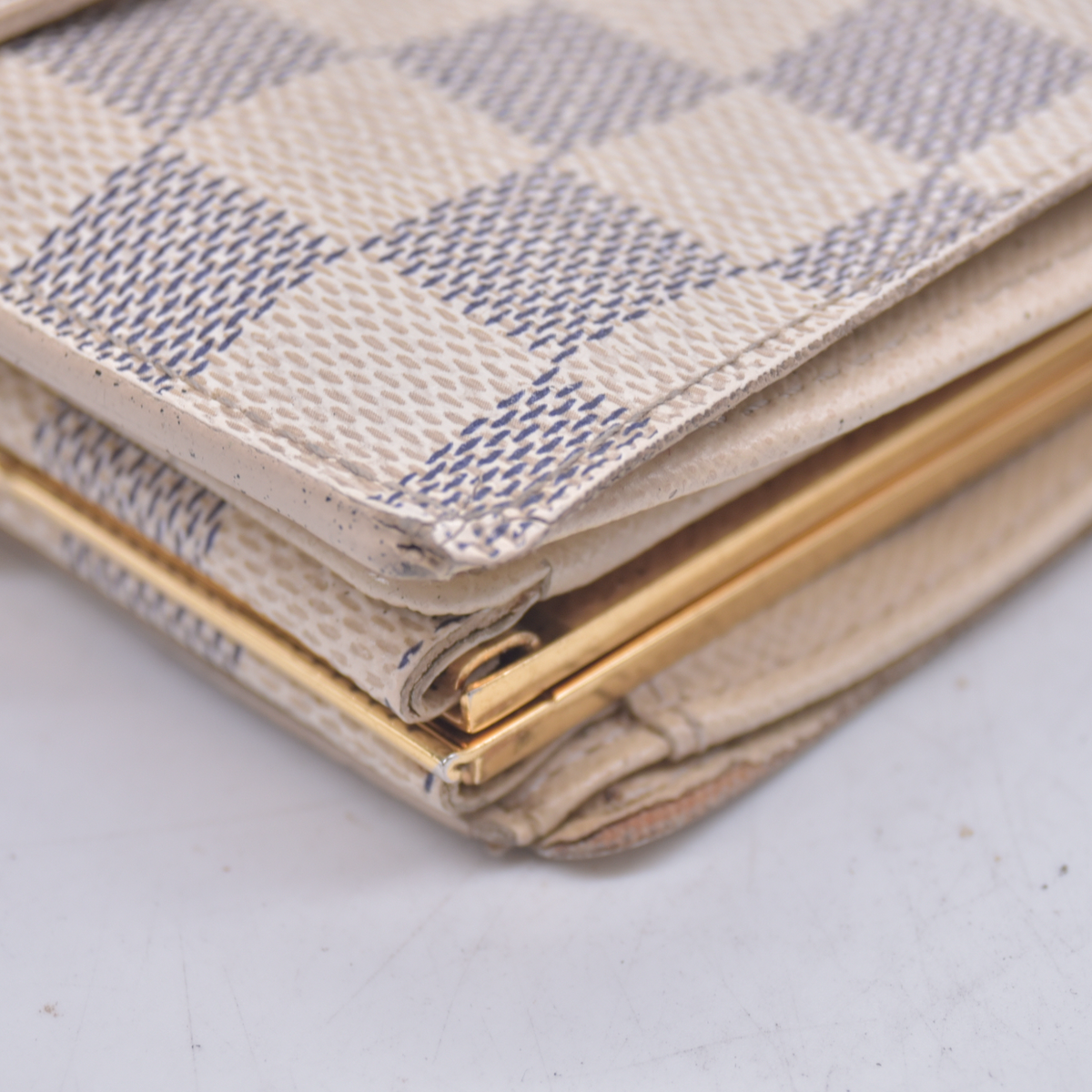 $735 2007 Louis Vuitton Damier Azur French Kisslock Wallet MI4027
