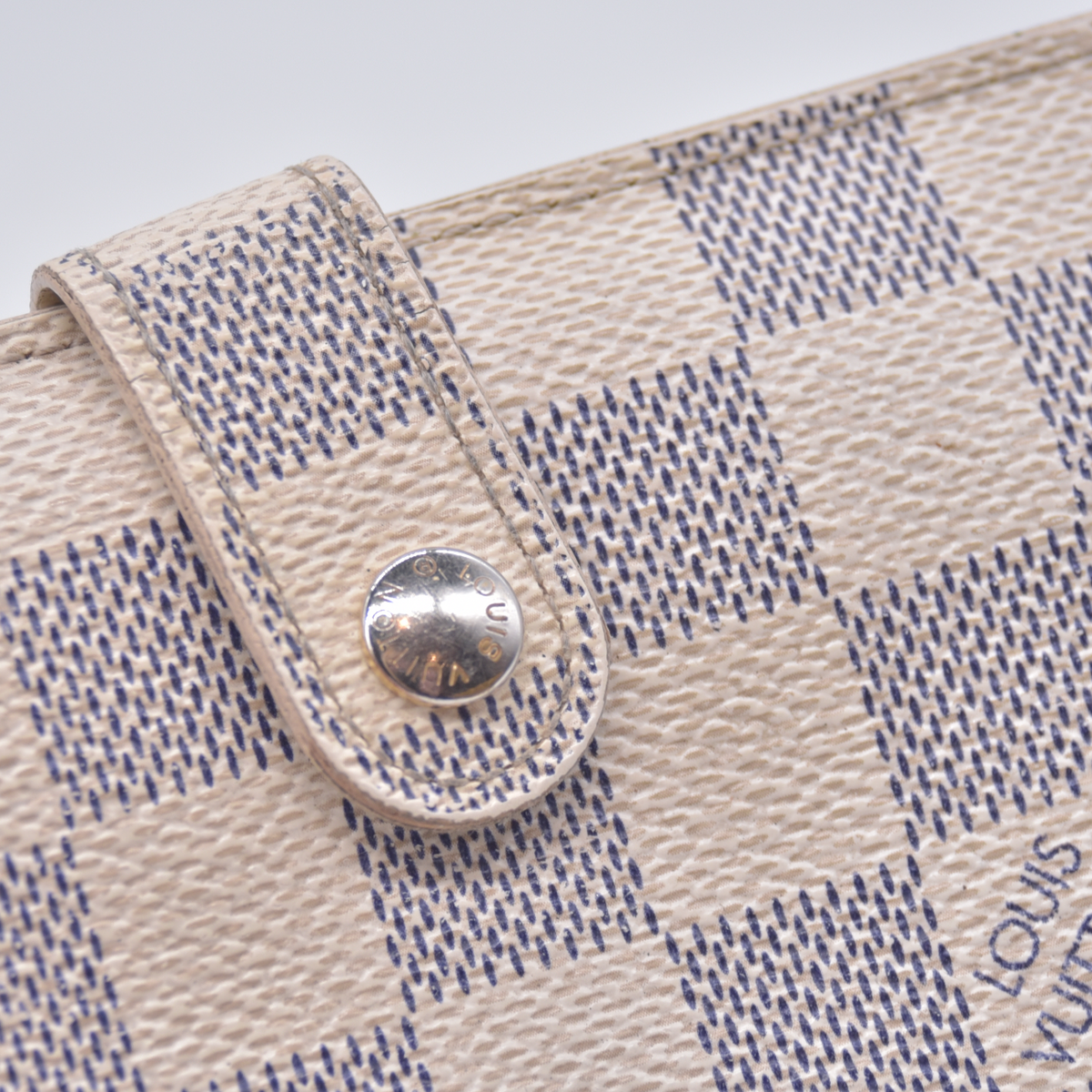 $735 2007 Louis Vuitton Damier Azur French Kisslock Wallet MI4027