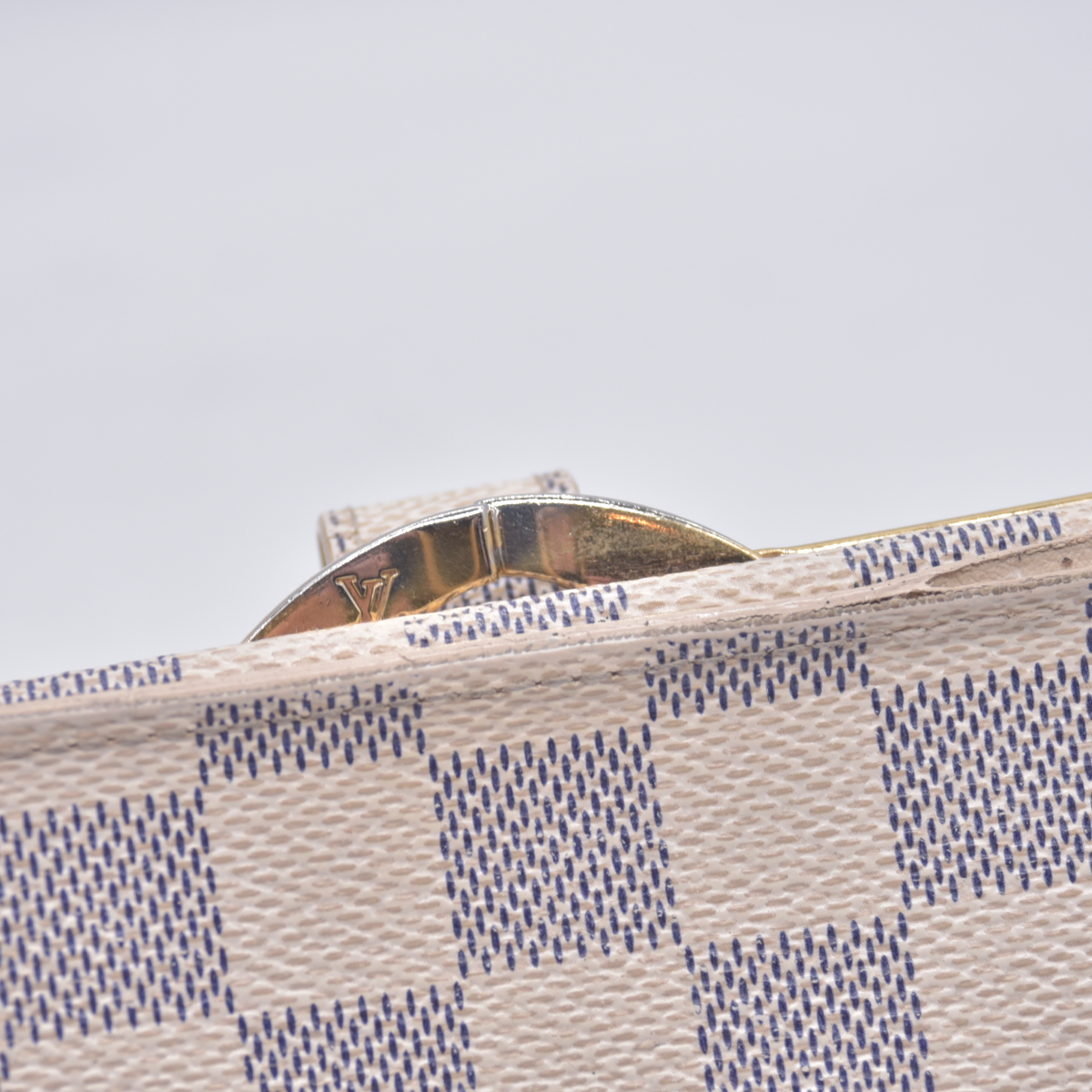 $735 2007 Louis Vuitton Damier Azur French Kisslock Wallet MI4027