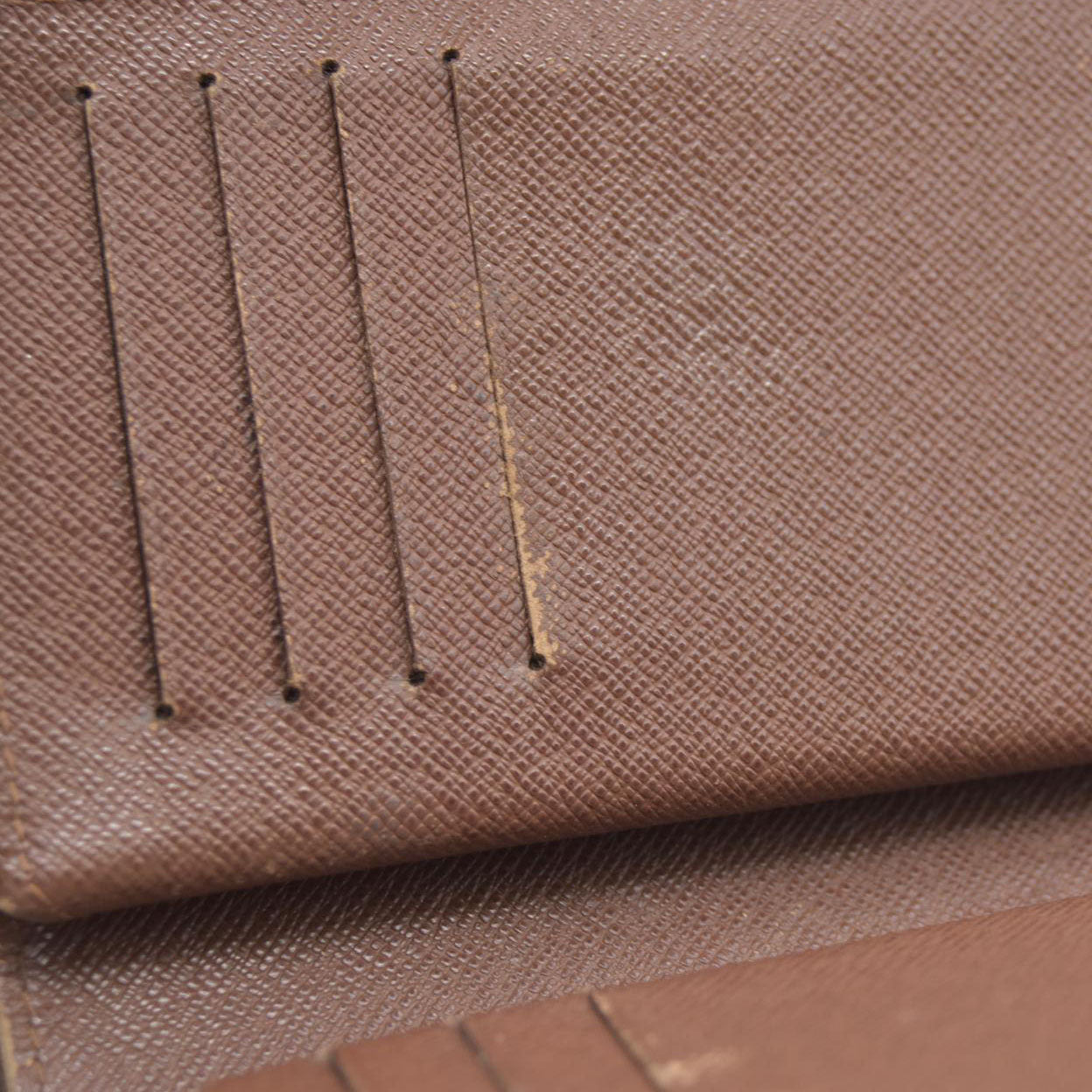 AUCTION $610 LOUIS VUITTON Monogram Alexandra Trifold Wallet CA4018