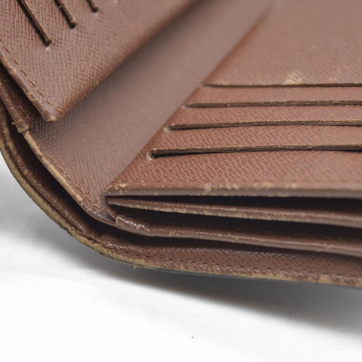 AUCTION $610 LOUIS VUITTON Monogram Alexandra Trifold Wallet CA4018