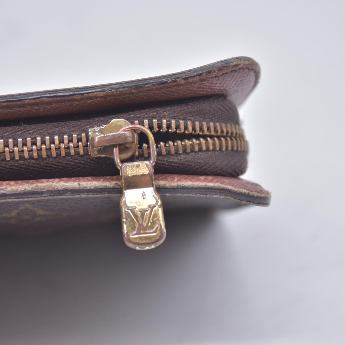 $750 2003 Louis Vuitton Monogram Porte Monnaie Zippy Long Wallet Brown TH0043