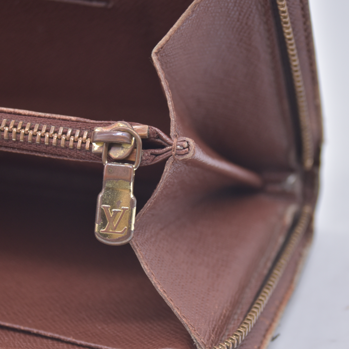 $750 2003 Louis Vuitton Monogram Porte Monnaie Zippy Long Wallet Brown TH0043