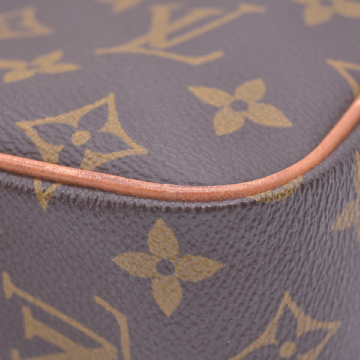 $600 1988 Louis Vuitton Monogram Compiegne 23 Toiletries 881TH