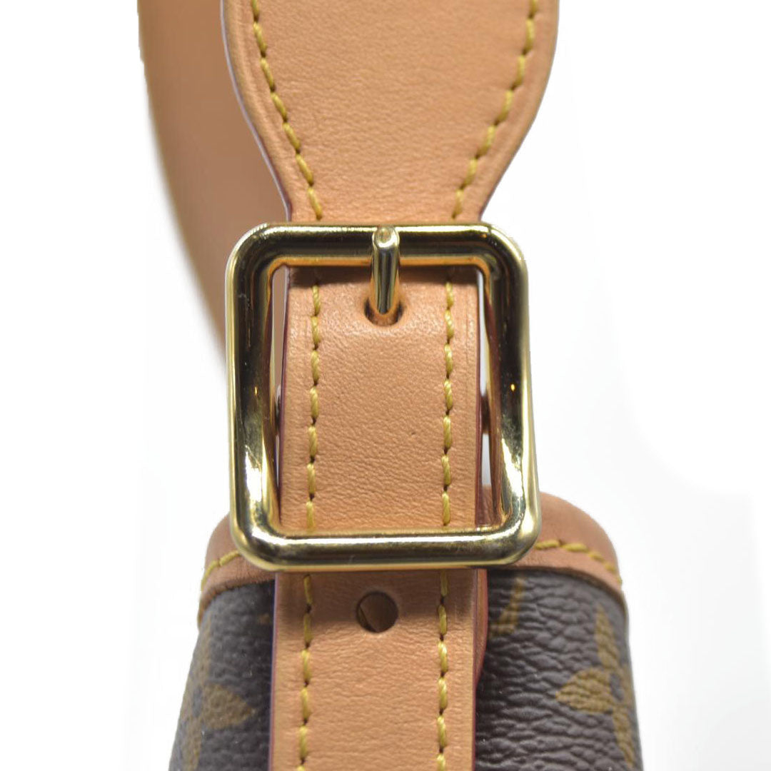 $2850 Louis Vuitton  Monogram CarryAll PM