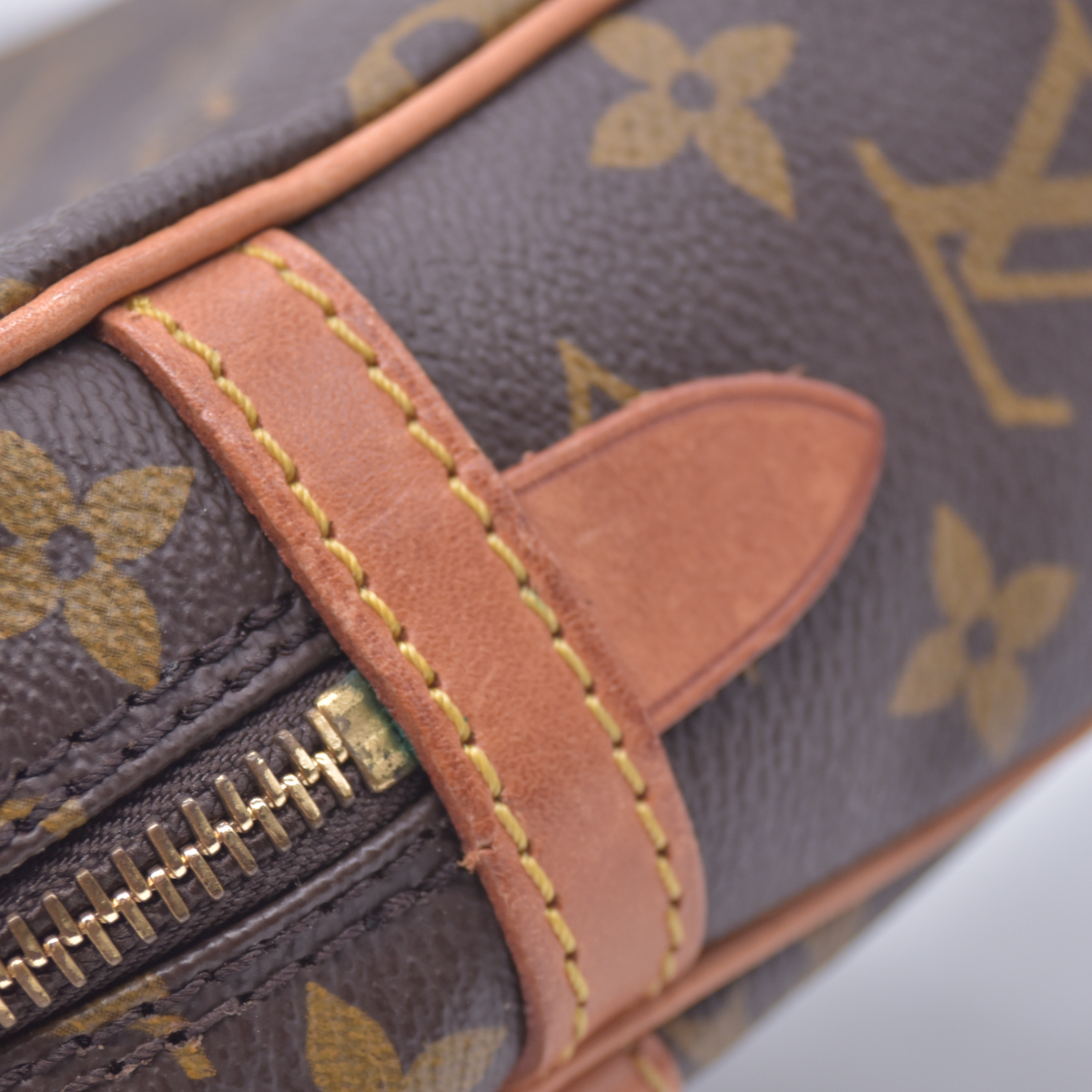 $600 1988 Louis Vuitton Monogram Compiegne 23 Toiletries 881TH