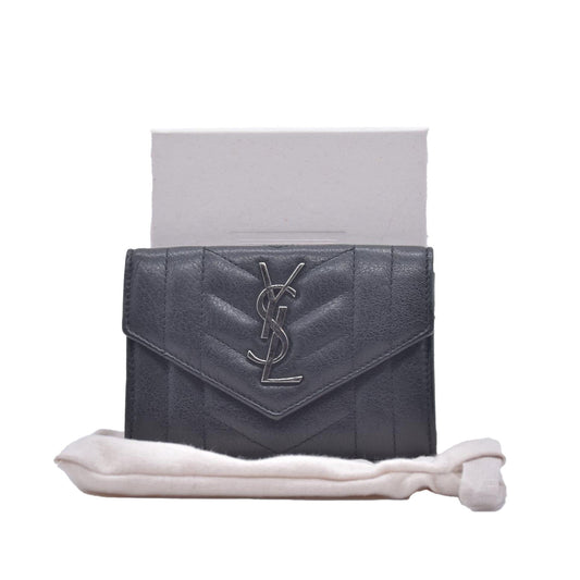 $690 Saint Laurent Leather Wallet CONSIGNMENT