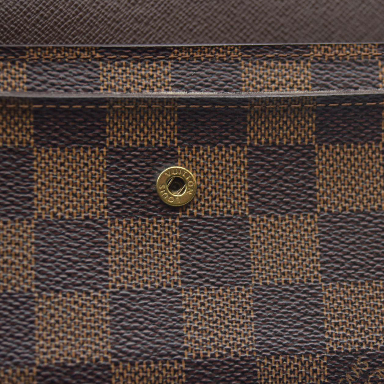 AUCTION $610 Louis Vuitton  Damier Ebene Porte Tresor Etui Papiers Wallet CA3079