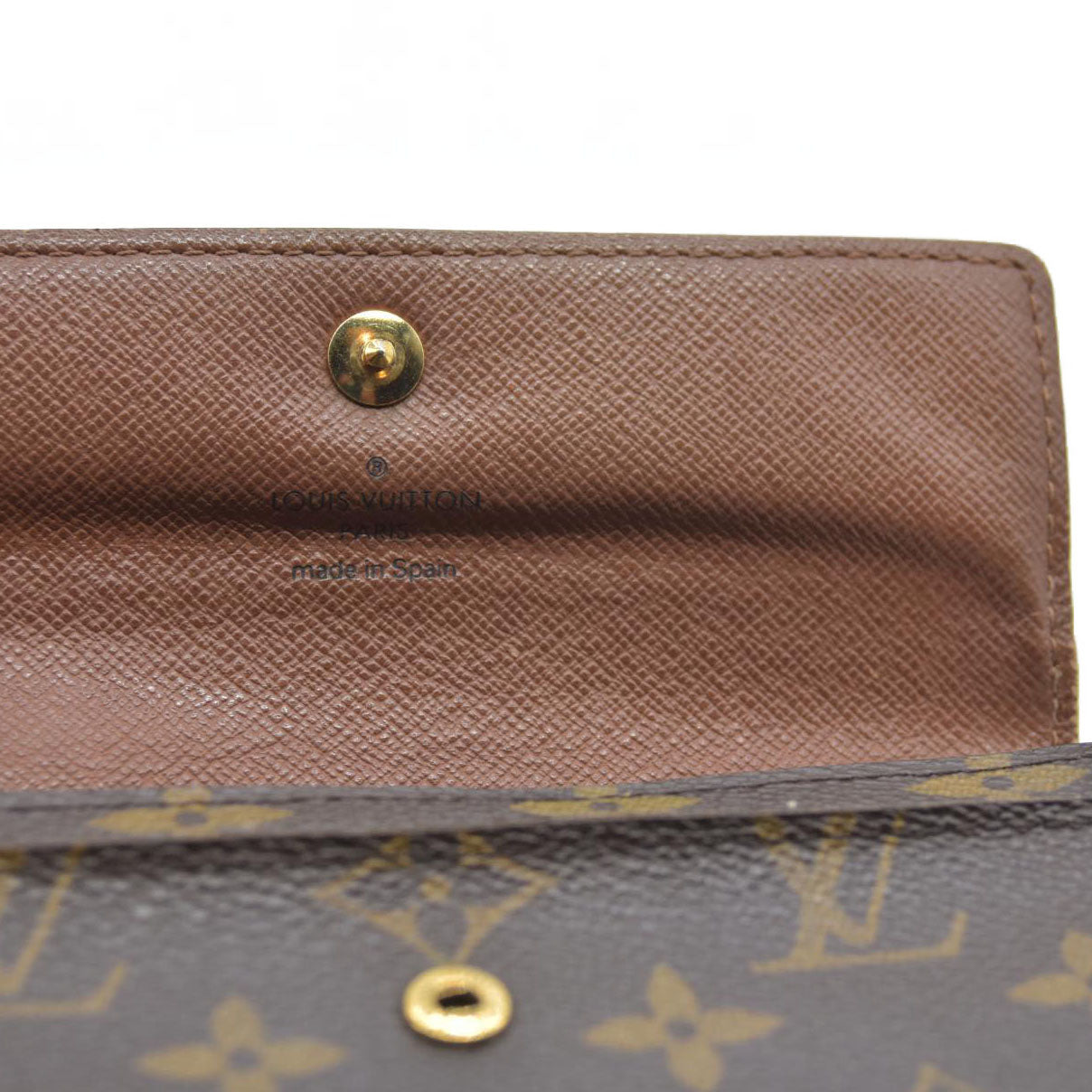 AUCTION $610 LOUIS VUITTON Monogram Alexandra Trifold Wallet CA0097