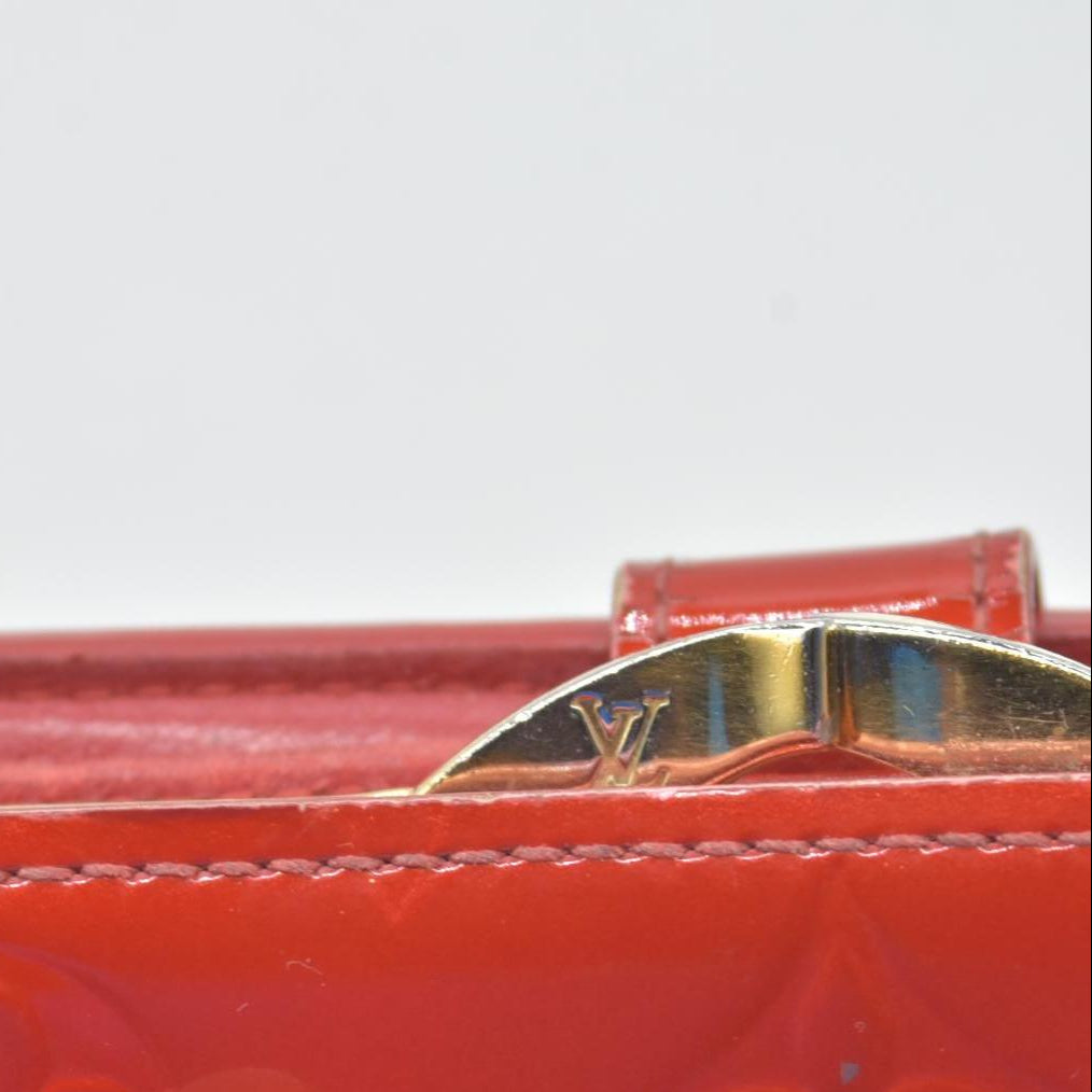 $935 Louis Vuitton 2005 Monogram Vernis French Kisslock Purse Wallet