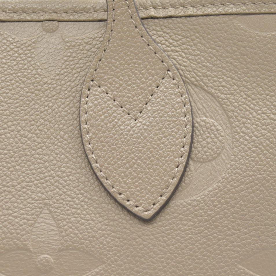 AUCTION $2710 Louis Vuitton  Empreinte Monogram Giant Neverfull MM Tourterelle Tote