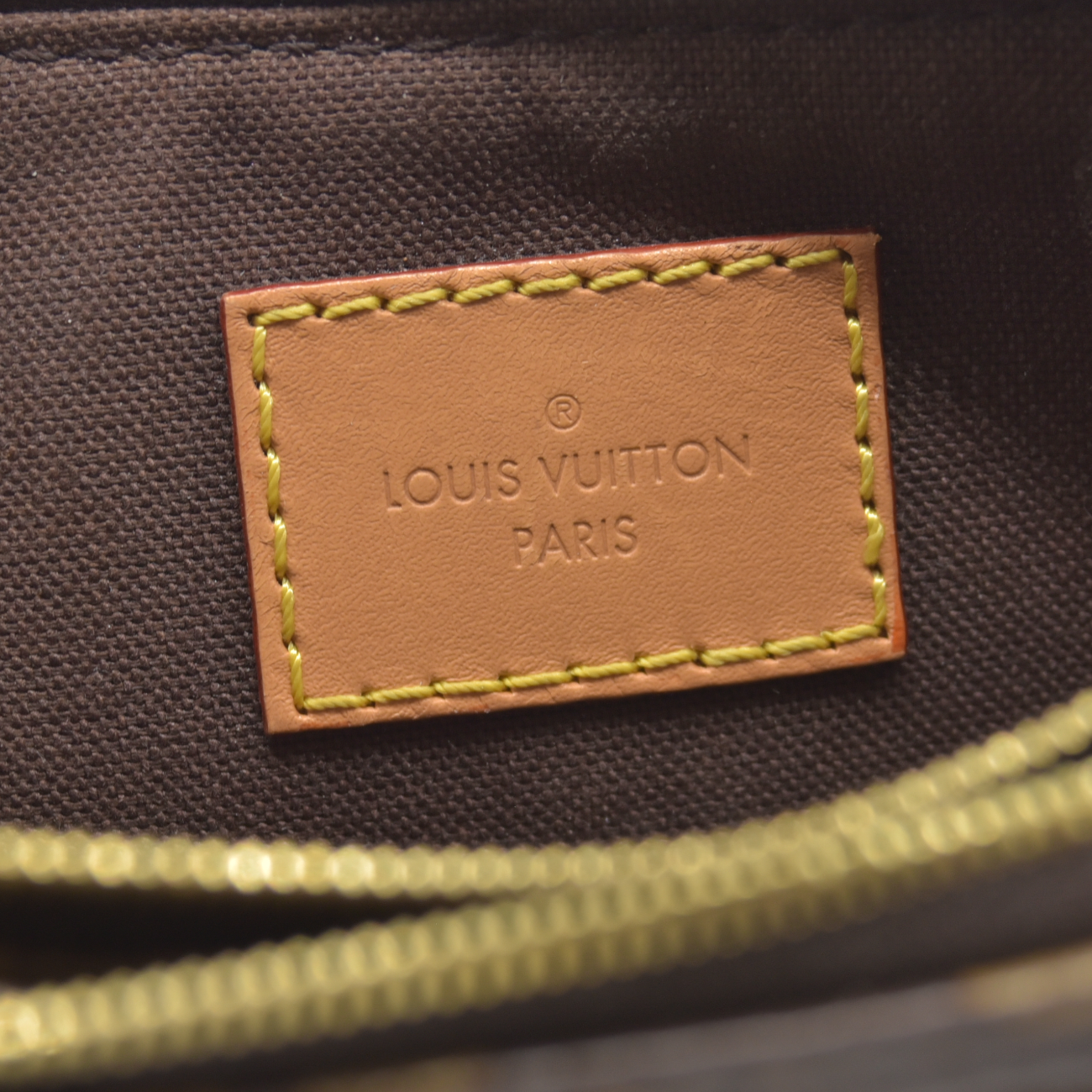 $1890 Louis Vuitton Monogram Liv Pochette RFID