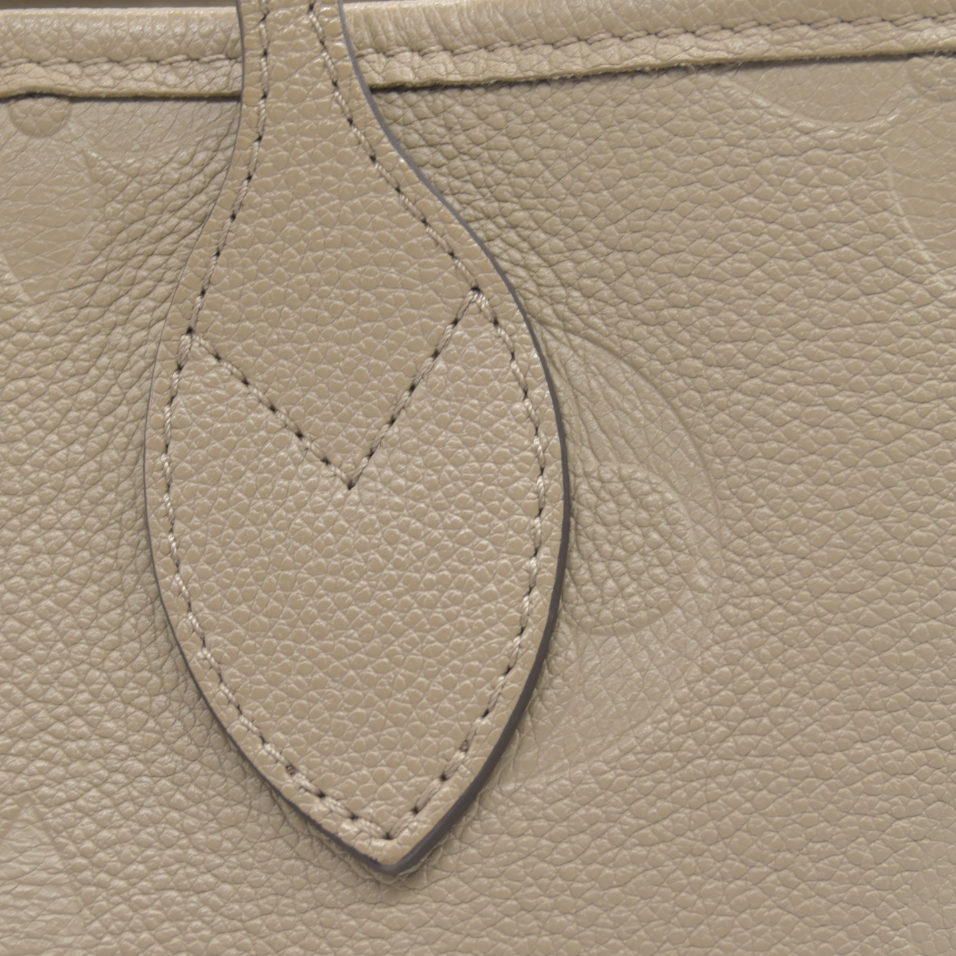 AUCTION $2710 Louis Vuitton  Empreinte Monogram Giant Neverfull MM Tourterelle Tote