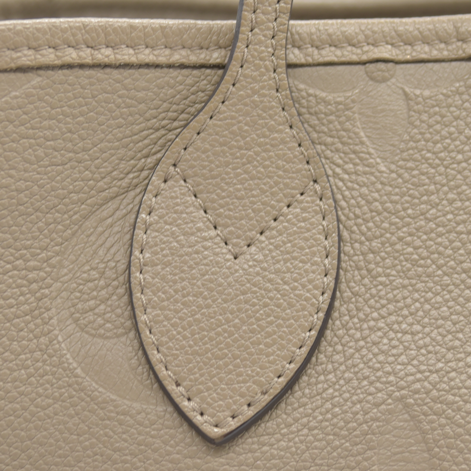 AUCTION $2710 Louis Vuitton  Empreinte Monogram Giant Neverfull MM Tourterelle Tote