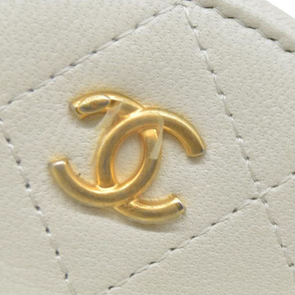 $3100 Chanel Lambskin Quilted Pearl Round Clutch With Chain White 29 2020