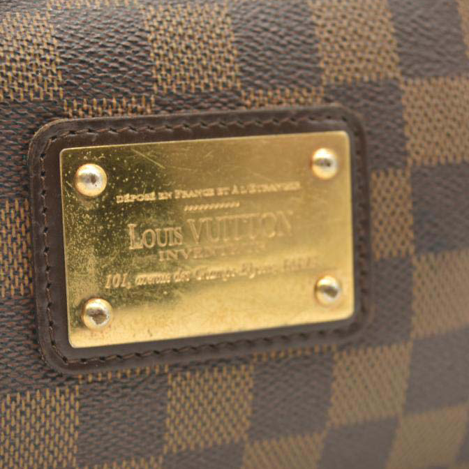 LOUIS VUITTON Damier Ebene Eva Clutch