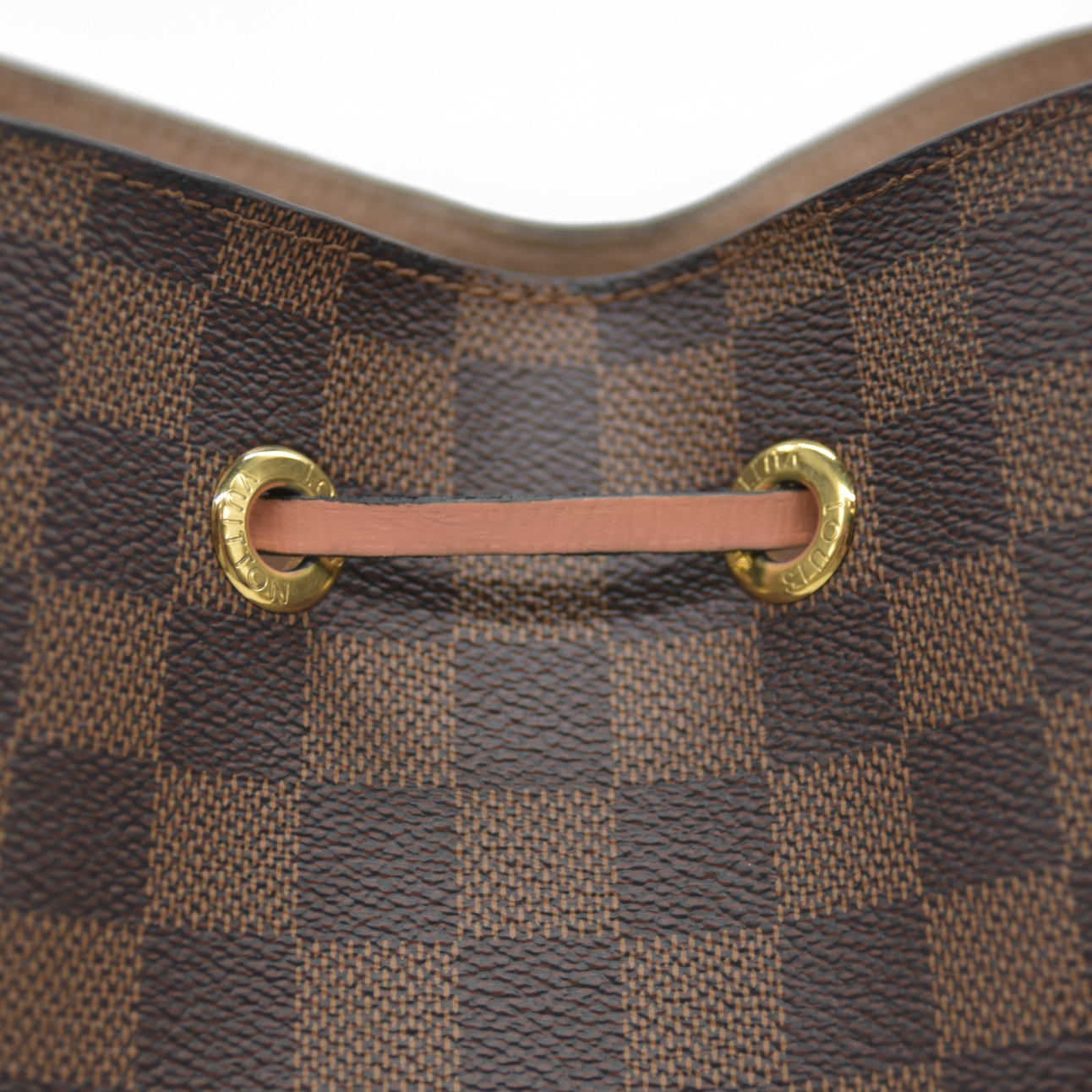 AUCTION $2300 Louis Vuitton  Damier Ebene Neonoe MM Venus Pink