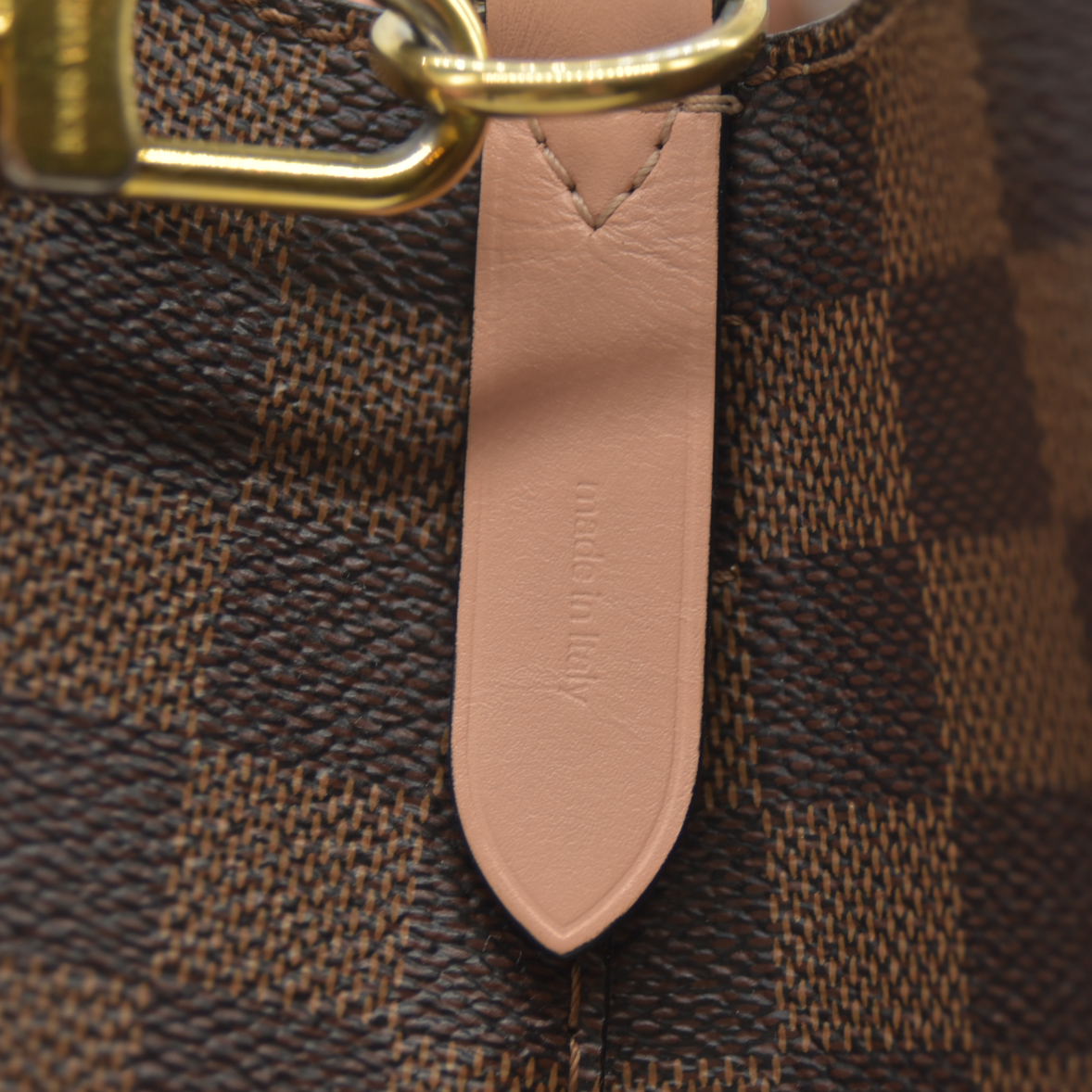 AUCTION $2300 Louis Vuitton  Damier Ebene Neonoe MM Venus Pink