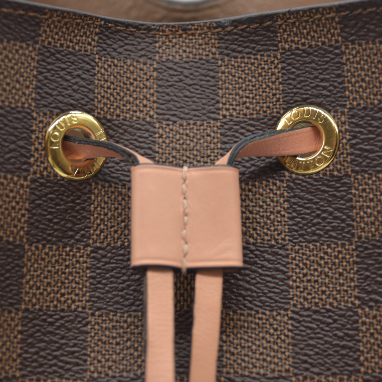 AUCTION $2300 Louis Vuitton  Damier Ebene Neonoe MM Venus Pink