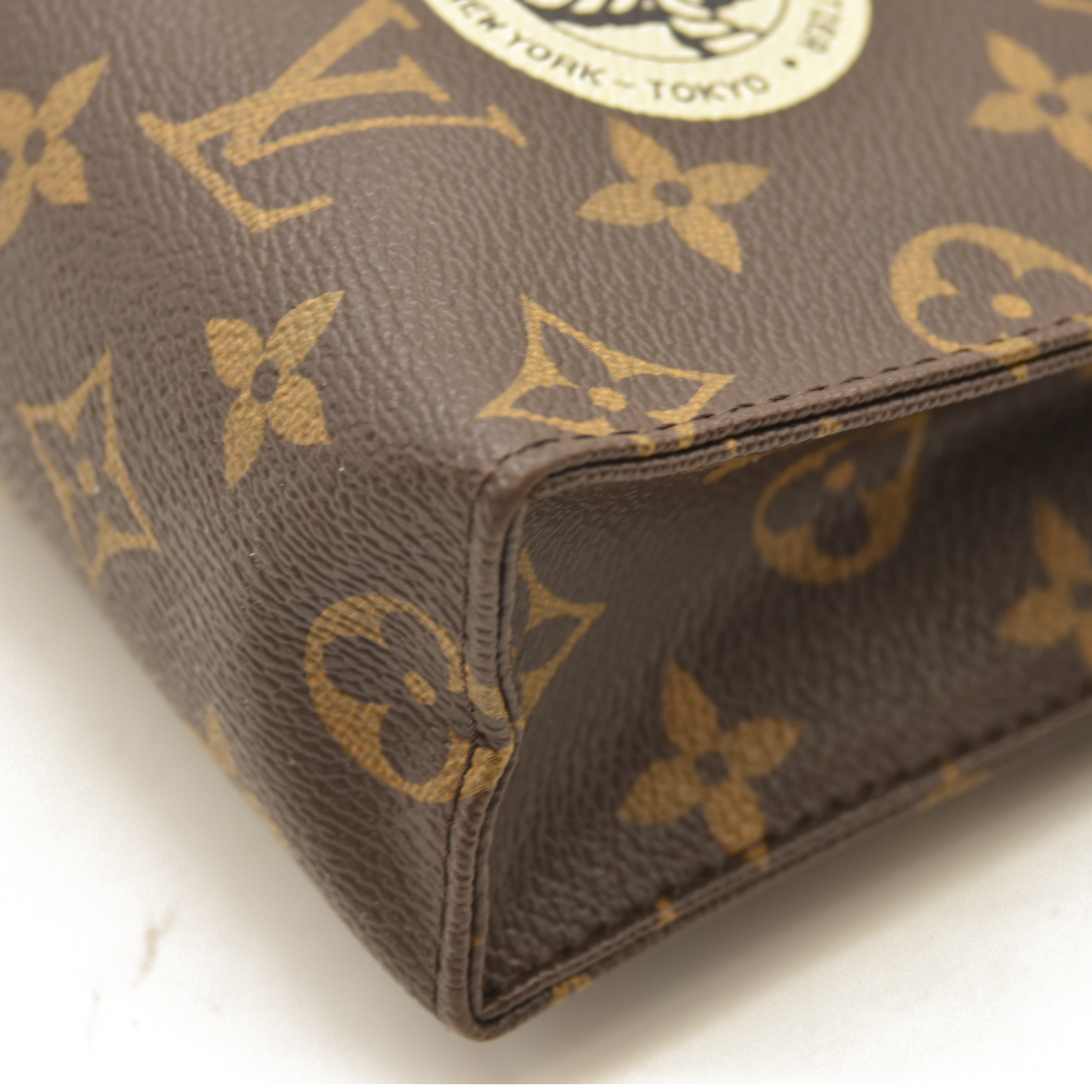 Louis Vuitton  Monogram World Tour Toiletry Pouch 26 SA4176