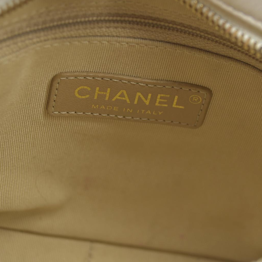 $4100 Chanel Calfskin Quilted Enchained Camera Case Bag White 2020