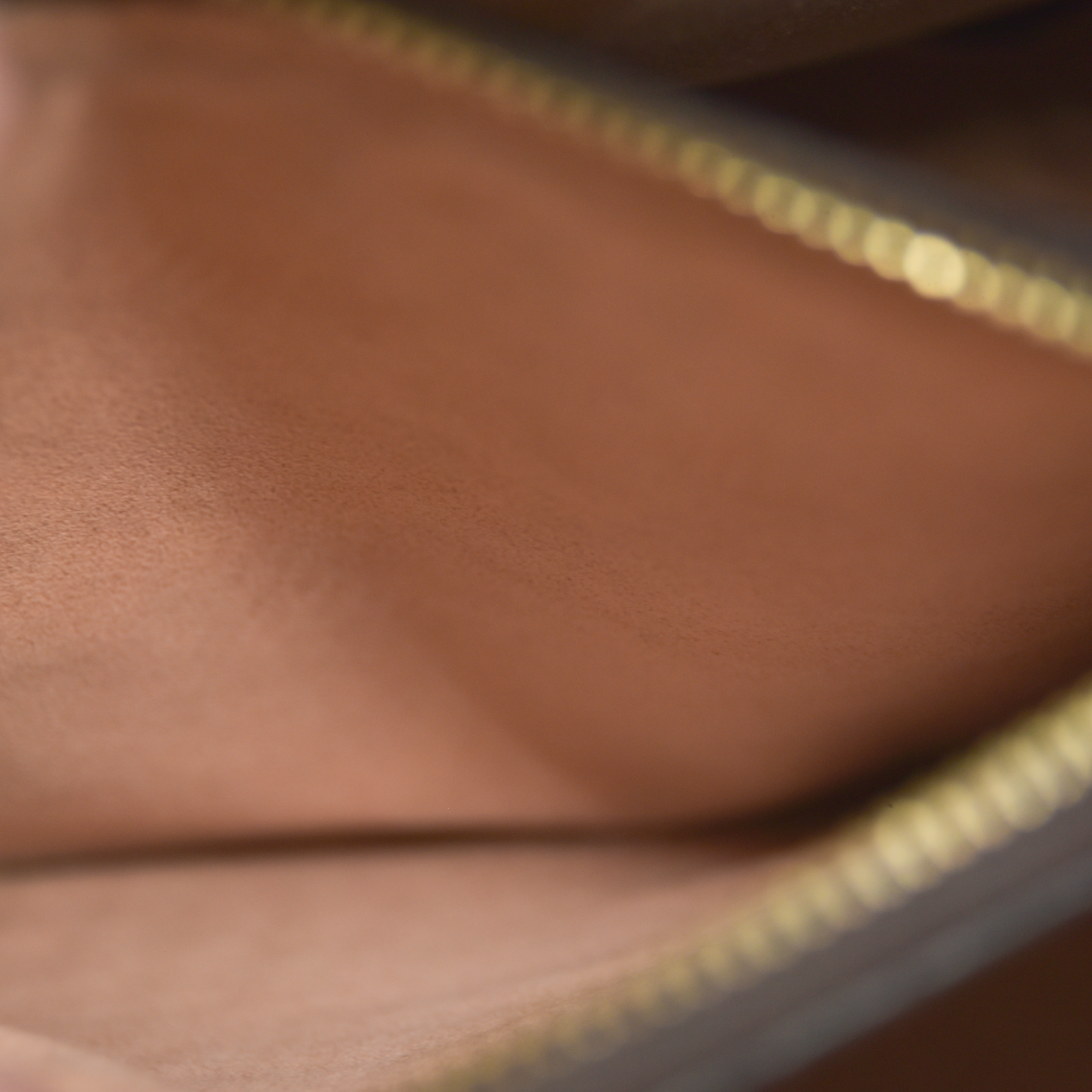 AUCTION $2300 Louis Vuitton  Damier Ebene Neonoe MM Venus Pink