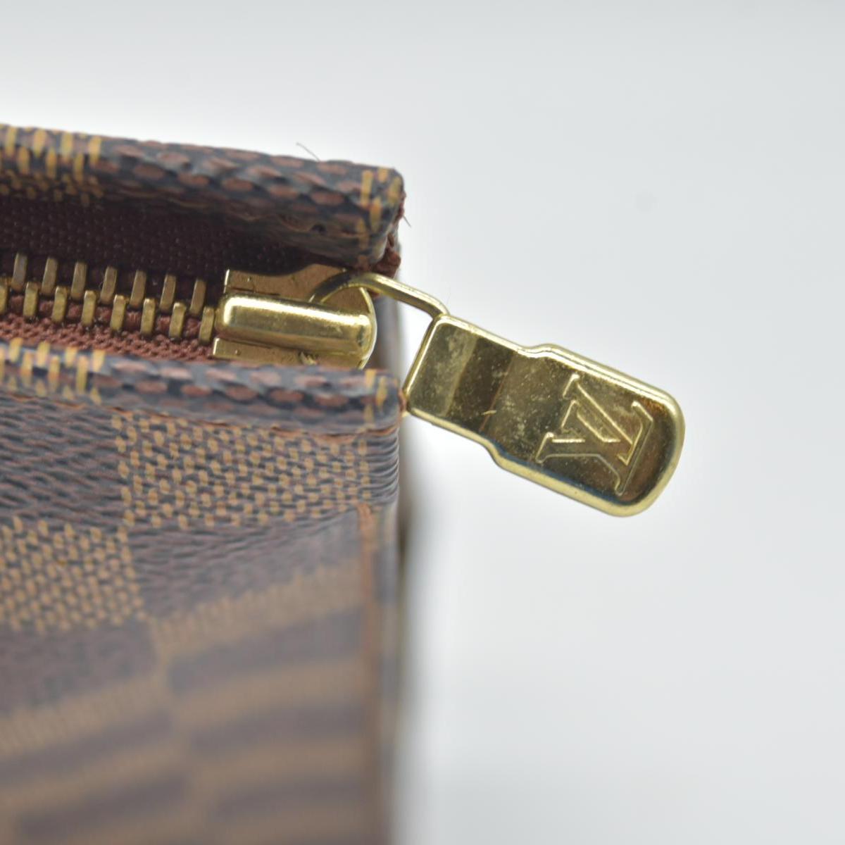 $1120 1996 Louis Vuitton Damier Ebene Toiletry Pouch 26 TH1906