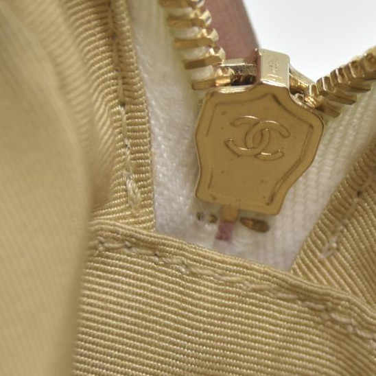 $4100 Chanel Calfskin Quilted Enchained Camera Case Bag White 2020