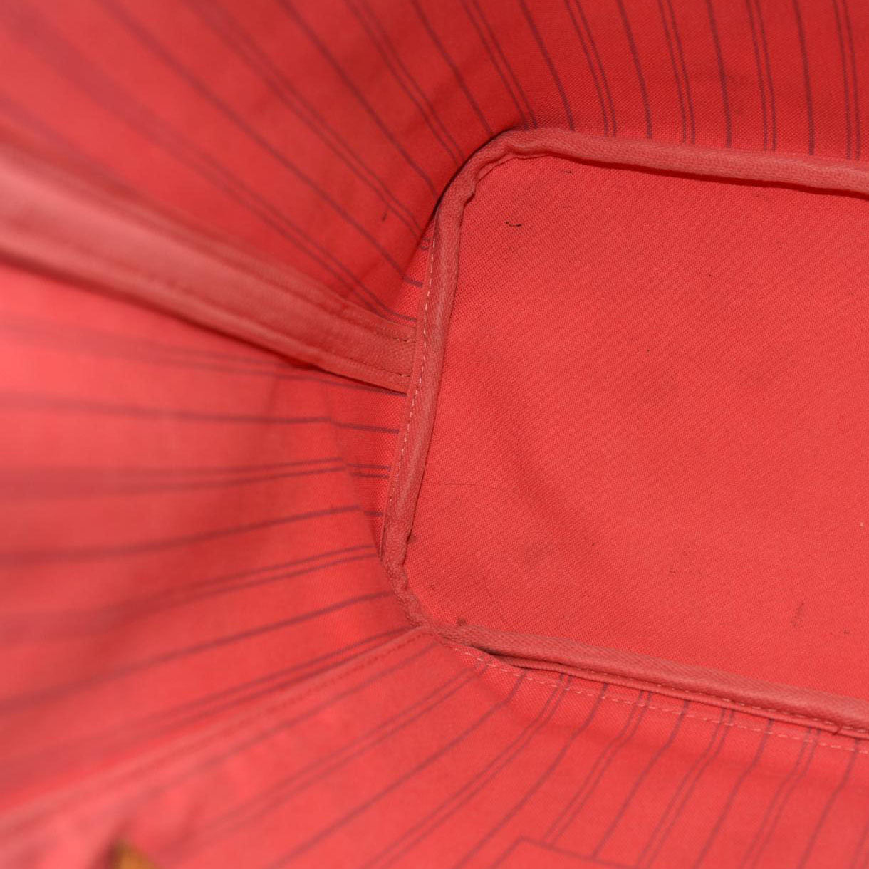 Louis Vuitton  Monogram V Neverfull MM Grenade