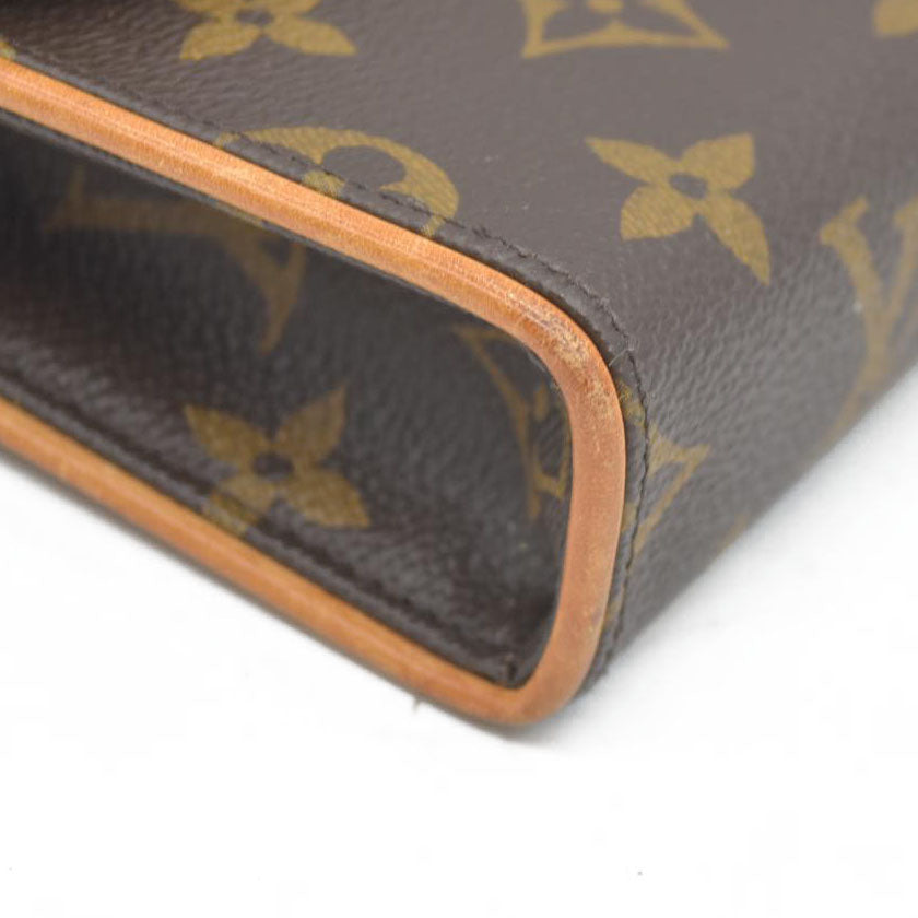$890 LOUIS VUITTON  Monogram Pochette Florentine FL0059 2009