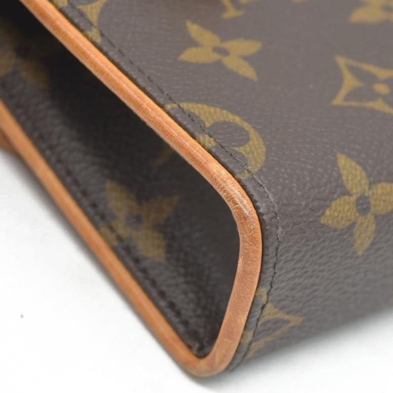 $890 LOUIS VUITTON  Monogram Pochette Florentine FL0059 2009
